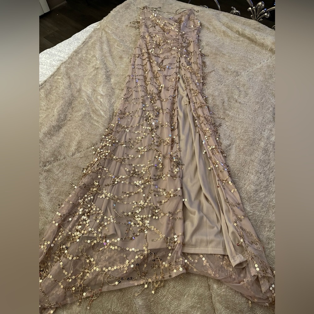 Women’s dress